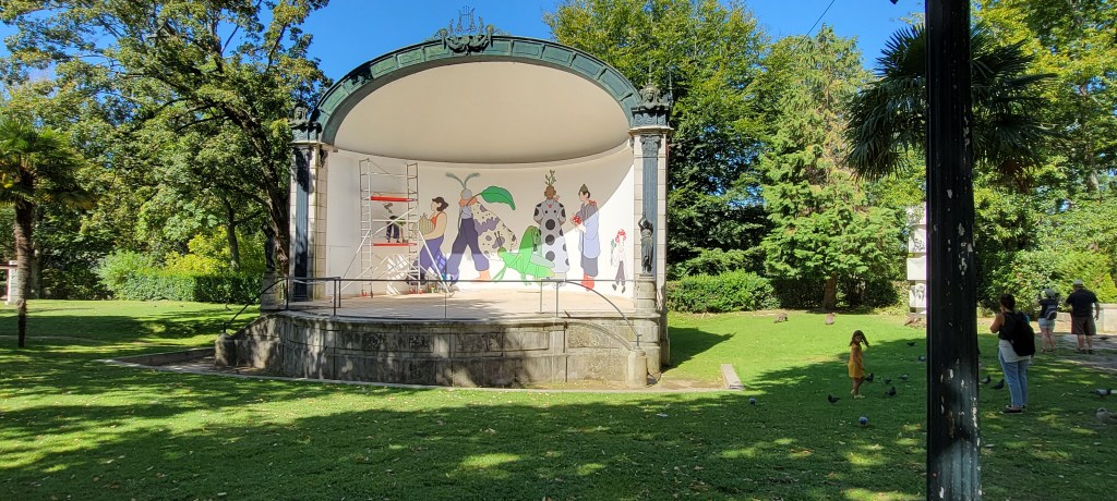 Amphitheater at Palacio de Cristal gardens